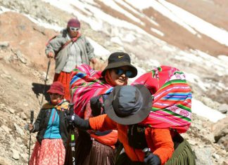 Cholita Climbers