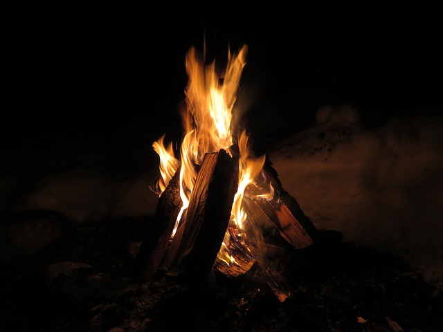 Как да си запалим огън сред природата