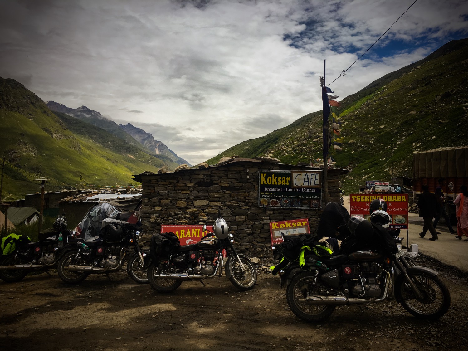 С мотор през Хималаите