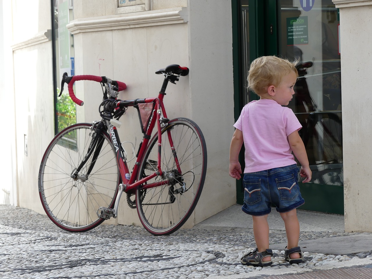 Да научим детето да кара колело
