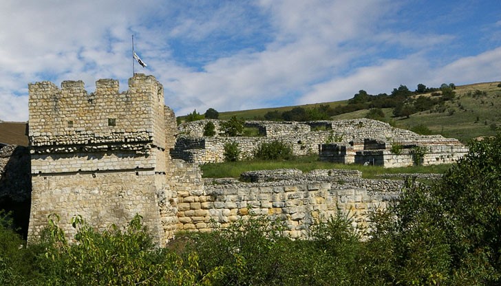 Крепост Червен