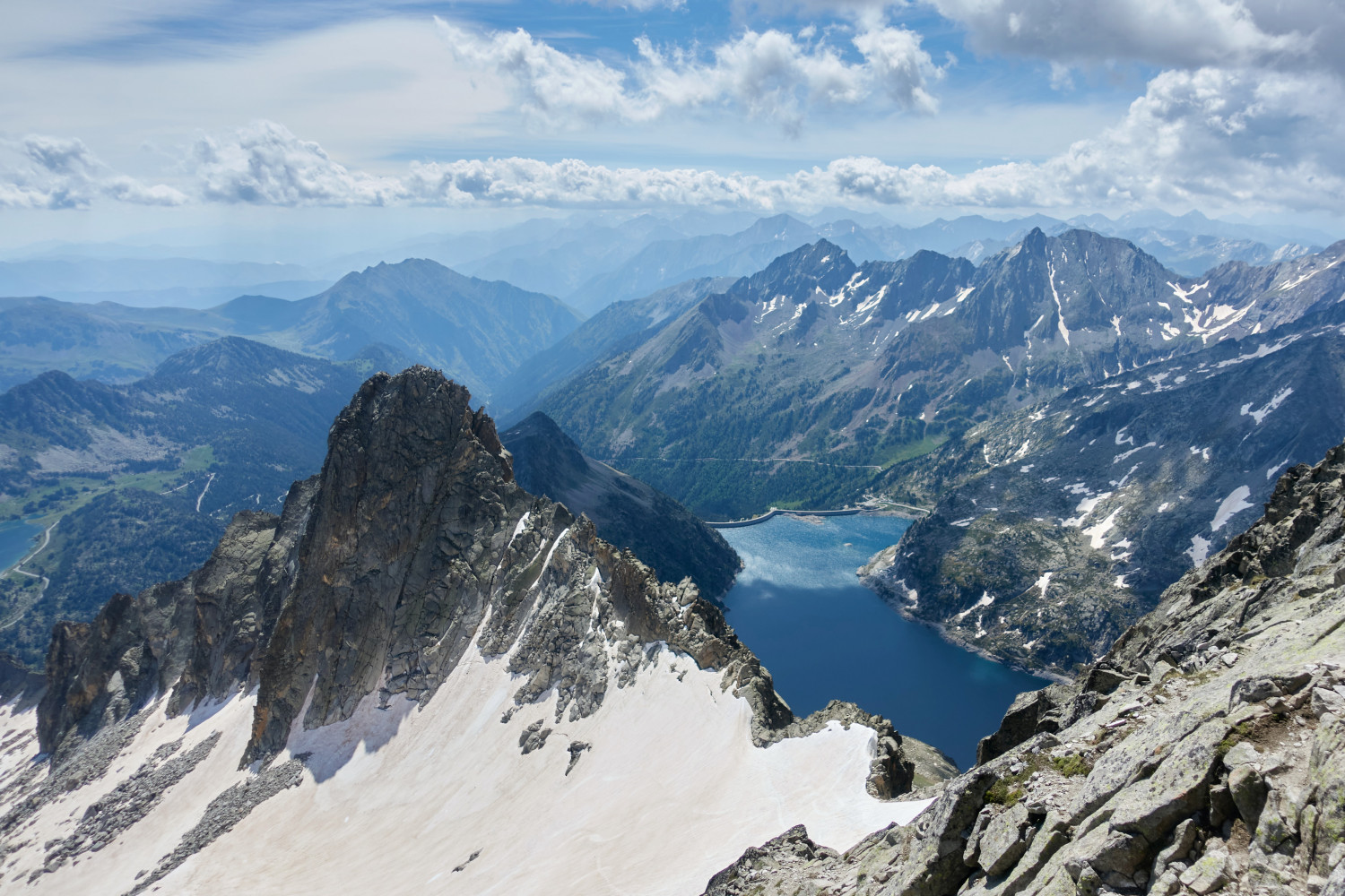 Локация: Saint Lary; Снимка Tim Oun / Unsplash