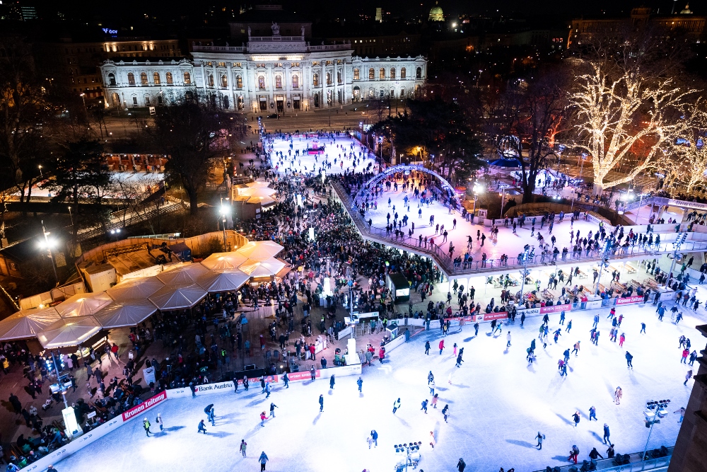 Леденият парк във Виена Vienna Ice World