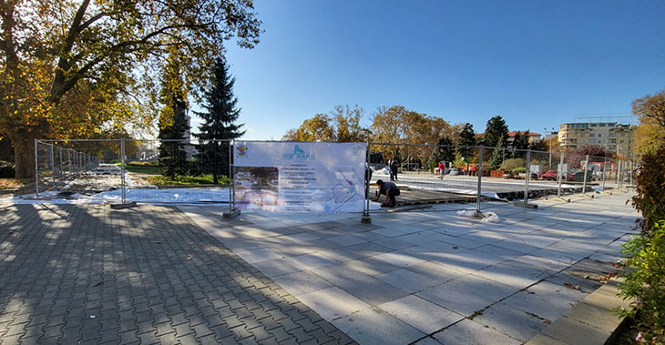 Леденият парк в столицата в процес на изграждане