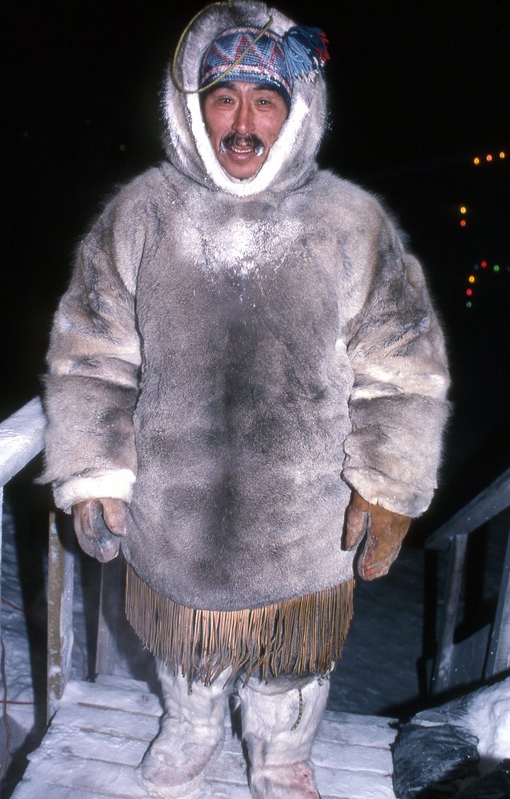 Жител на Арктика, облечен в парка