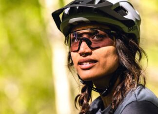 Alyssa Gonzalez, атлет на Smith Optics