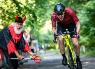 Диди, "дяволът", който обикаля всеки етап на Tour de France) и нахъсва състезателите