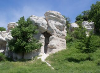 Природните феномени на България: Каменната сватба