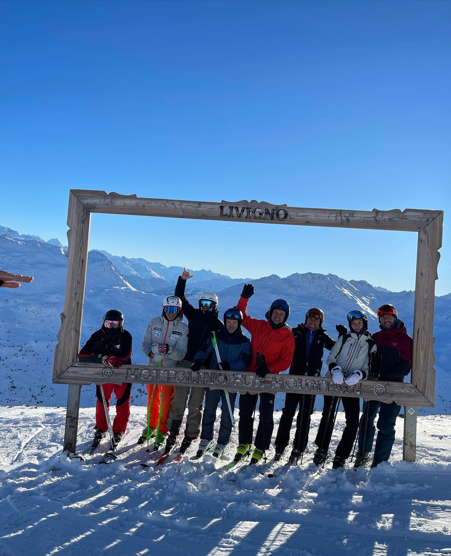 Училище по ски и сноуборд Flow Ski Academy