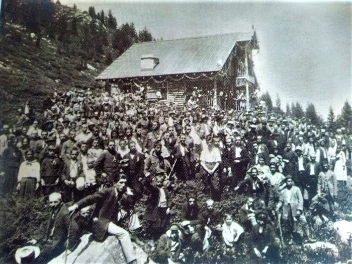 Тържество по повод откриването на първата планинска хижа в България, 2 август 1922г., снимка: "Дупнишка Рила", Явор Тодоров