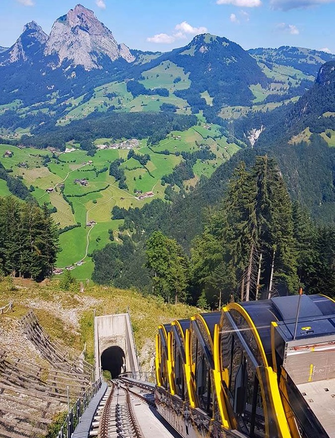 Най-стръмния фуникуляр в света Schwyz/Schlattli-Stoos