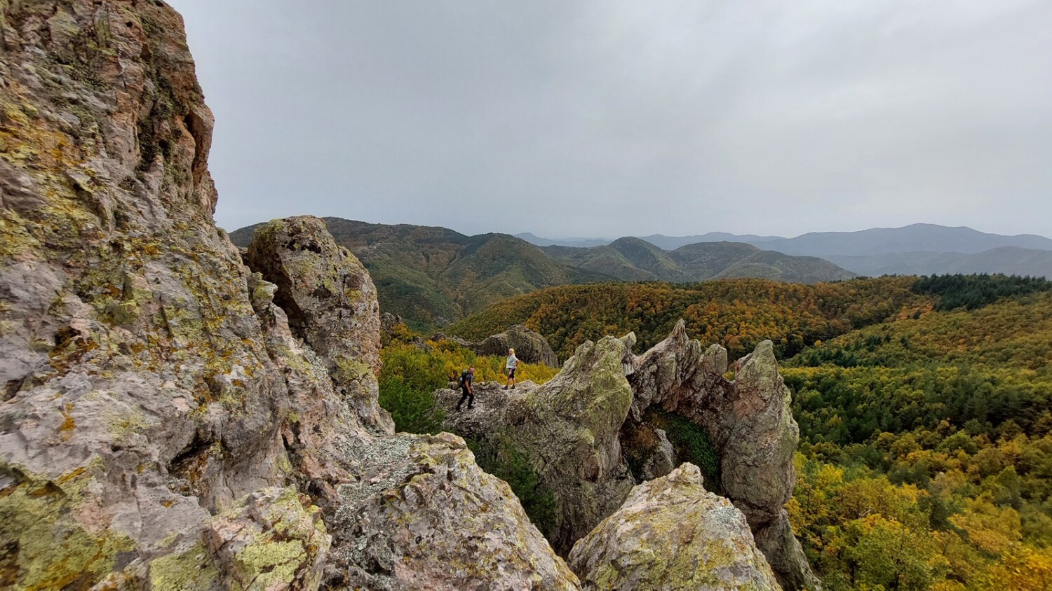 Саръташ Каяли (Жълт камък)