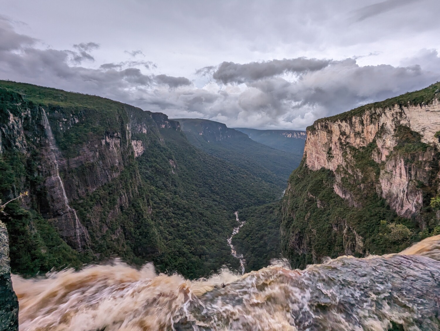 Водопад в Амазония