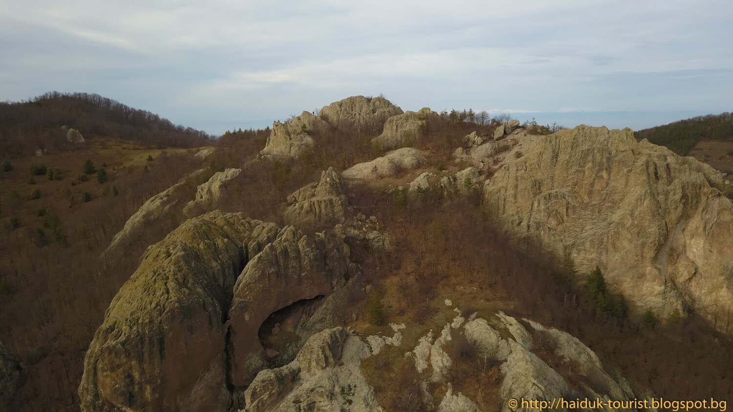 Саръташ Каяли (Жълт камък)