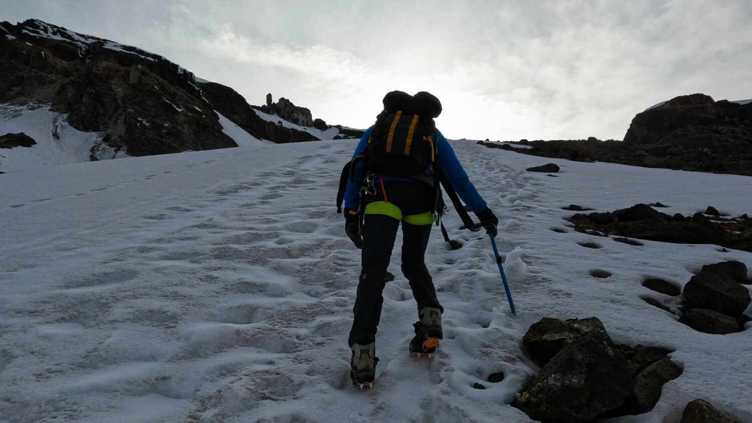 Изкачването по склон е чудесна тренировка за преходи на голяма надморска височина