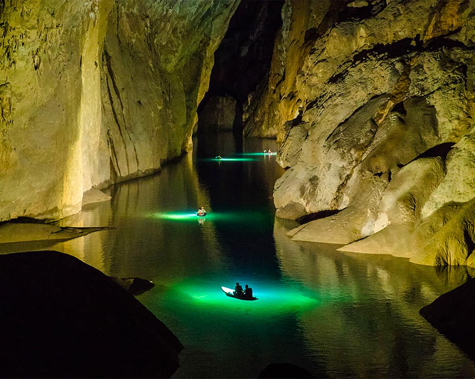 Най-голямата пещера в света Ханг Сон Донг (Шондонг) - подземната река