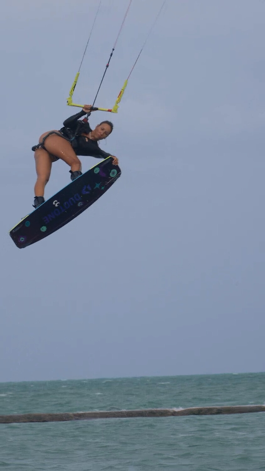 И във "Висок скок" на кайтсърф Елизабет Жечева става четвърта в състезанието Mayan Wind Fest