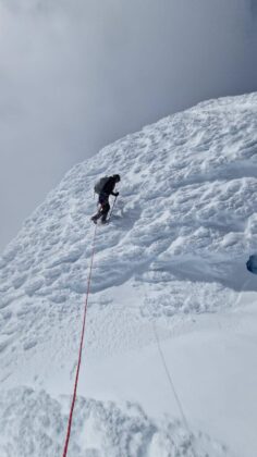Дойчин Боянов изкачва връх Чепеларе на остров Ливингстън