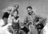 Аврам Аврамов (малко по-високо,) Цанко Бангиев, в средата и Енчо, след изкачване на вр. Мижирги /4918 м/ 1961 г.