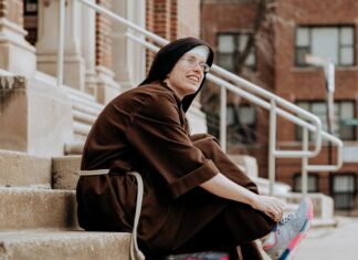 Сестра Стефани Балига - монахинята, която бяга маратони, за да набира средства