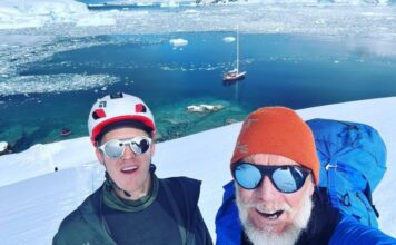 Д-р Джеф Уилсън и неговият син Китале се отправят на двугодишна околосветска експедиция