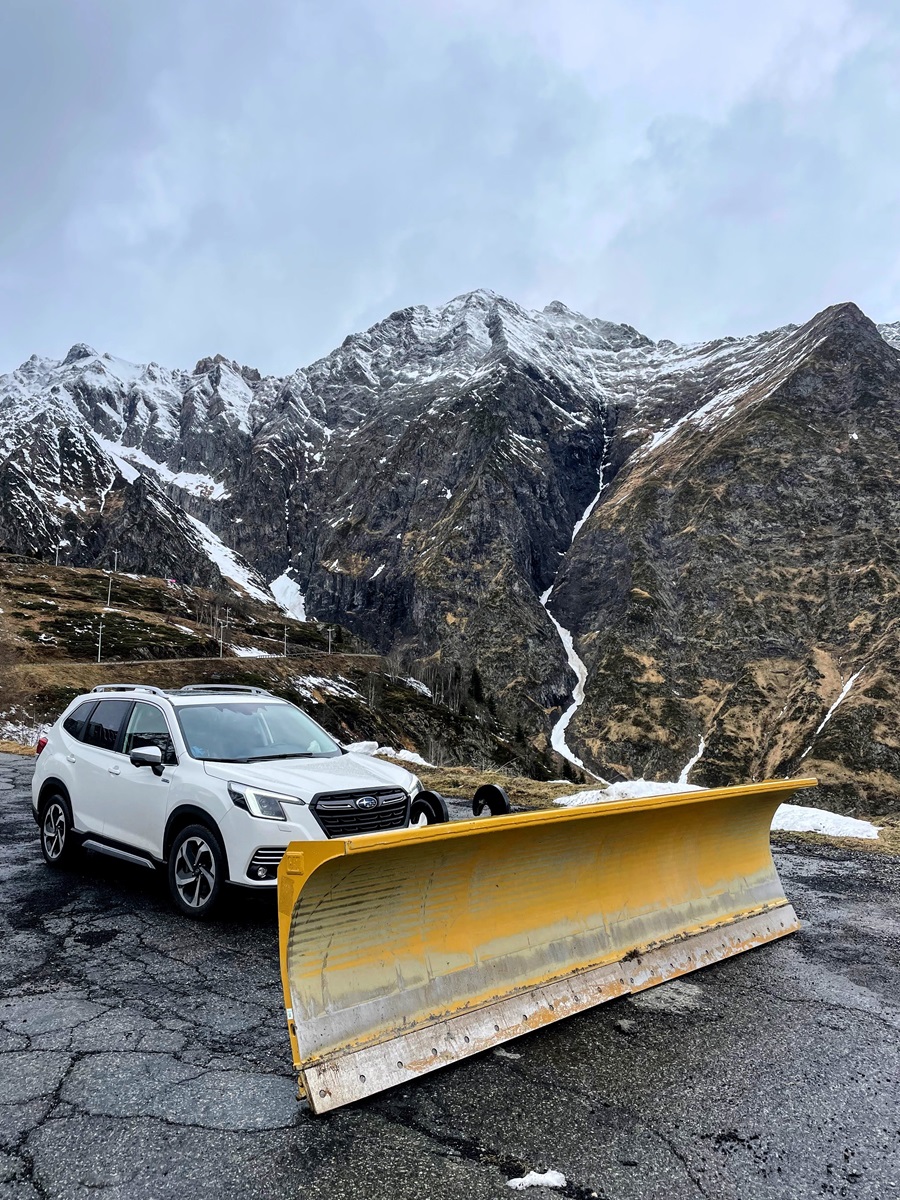 Пътуване до Пиренеите през зимата със Subaru Forester