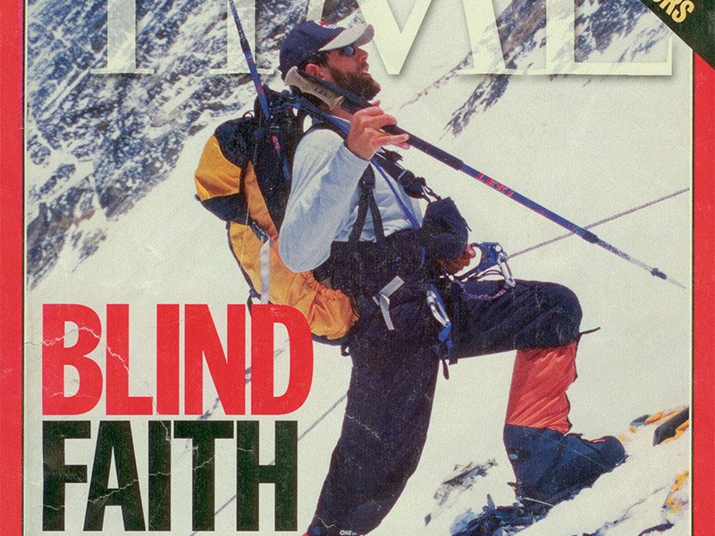 Ерик Вайхенмайер, първият сляп алпинист, изкачил Еверест, избира Aether 60 на Osprey