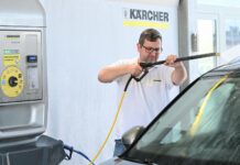 “Clean Park” на Kärcher обобщава идеята за място, на което човек може да почисти основно автомобила си
