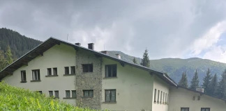 Хижа „Момина поляна“