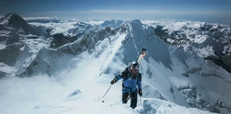 „Карнавален алпинизъм“: остра критика към Баргиел от пионер в ски спусканията от Еверест Анджей Баргиел