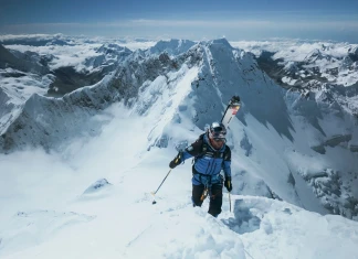 „Карнавален алпинизъм“: остра критика към Баргиел от пионер в ски спусканията от Еверест Анджей Баргиел
