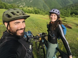 За планината, хижите и хората: интервю с посланиците на „Хижа на годината“ Памела Качмарек и Деян Стоянов Памела Качмарек и Деян Стоянов