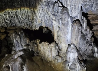 Пещера Контрабаса