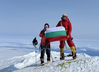 Александра Латунова и д-р Ковачев на Маккинли