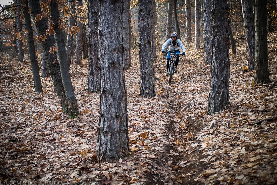 Велотуризъм - скритата пътека над Елешница