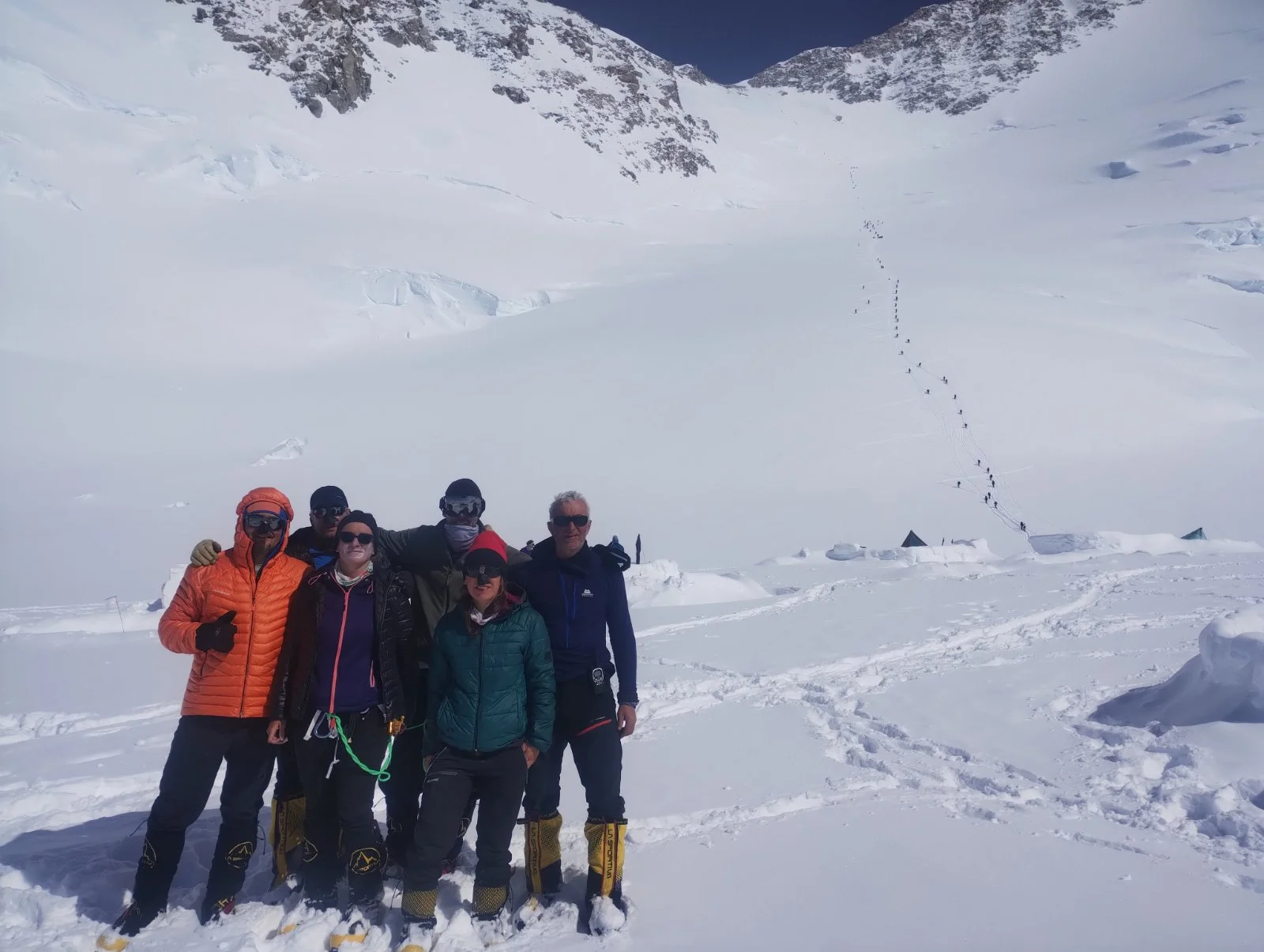 Шестчленната българска група, отправена към Маккинли