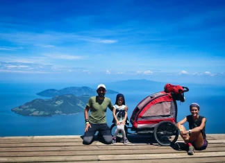 Да караш към непознатото: как семейство Нашеви измина 18 000 км на колела