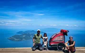 Да караш към непознатото: как семейство Нашеви измина 18 000 км на колела